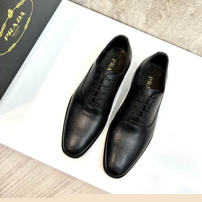 Pra*a leather shoes